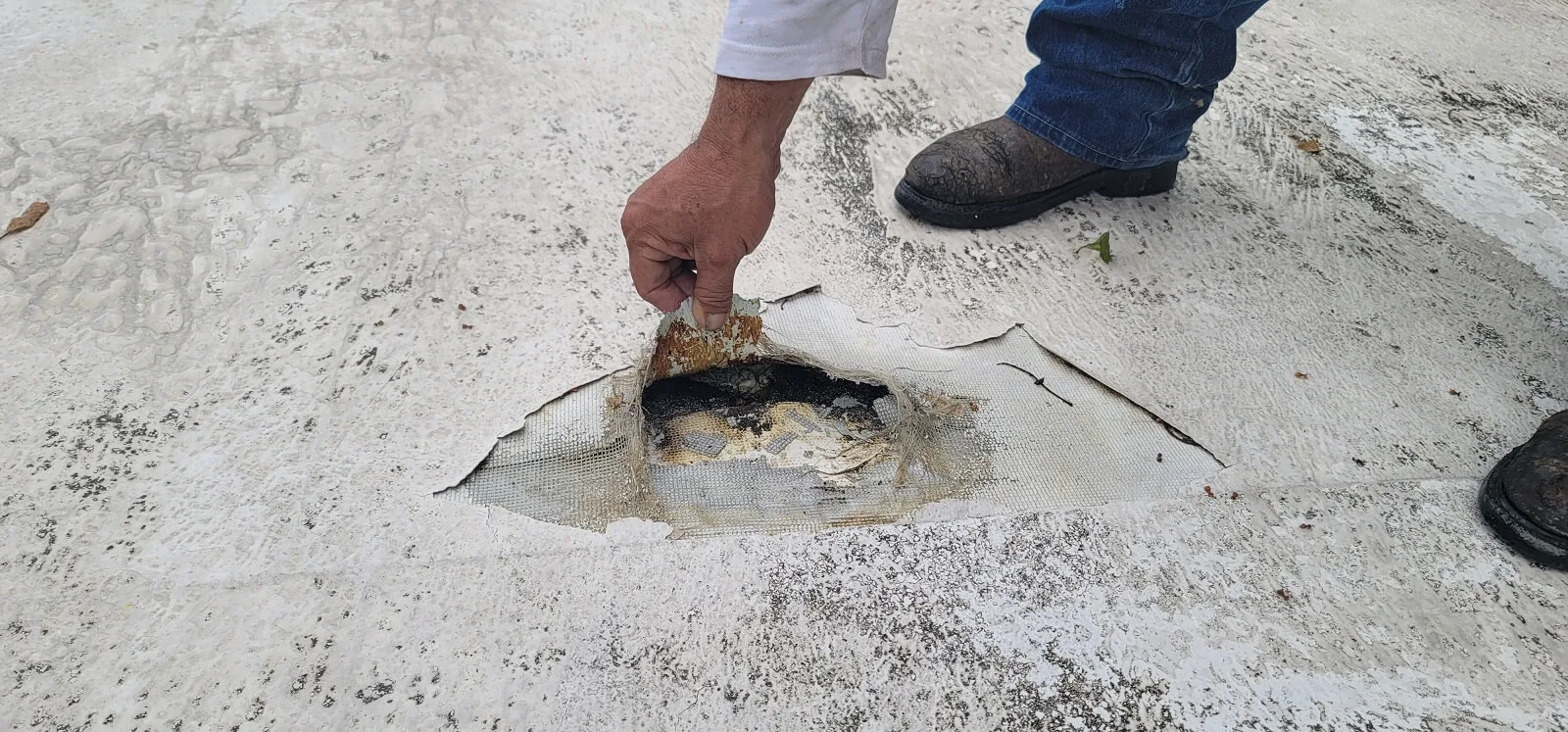 Roof inspection for storm damage in Plantation FL